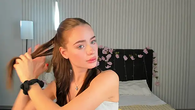 Snapshot of Ameli_Povilain chatting on 2, 10, 2025 Ameli Povilain online show from 2, 10, 2025