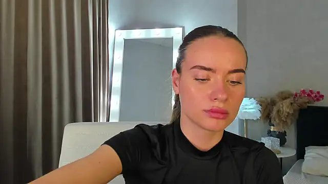 Snapshot of Ameli_Povilain chatting on 13, 10, 2025 Ameli Povilain online show from 13, 10, 2025