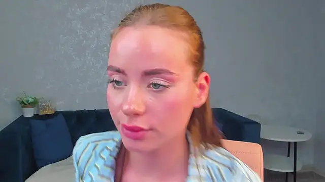 Snapshot of Ameli_Povilain chatting on 19, 10, 2025 Ameli Povilain online show from 19, 10, 2025