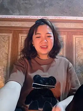 Snapshot of Lonnina chatting on 7, 11, 2025 Lonnina online show from 7, 11, 2025