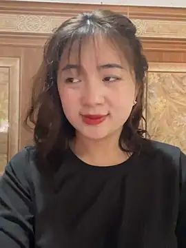 Snapshot of Lonnina chatting on 16, 11, 2025 Lonnina online show from 16, 11, 2025