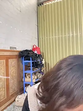 Snapshot of Lonnina chatting on 1, 12, 2025 Lonnina online show from 1, 12, 2025