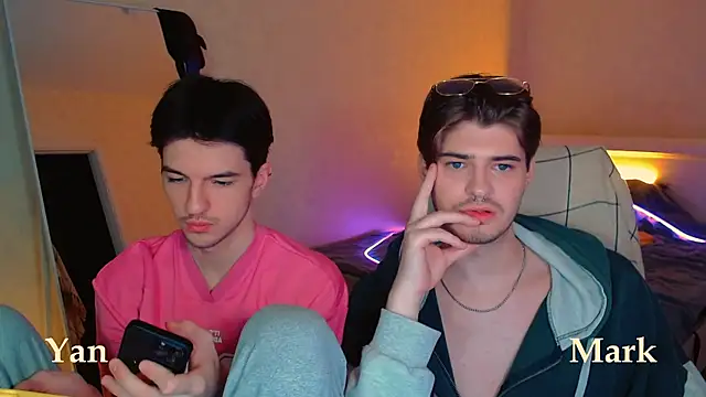 Snapshot of itsyanbb chatting on 17, 9, 2025 itsyanbb online show from 17, 9, 2025