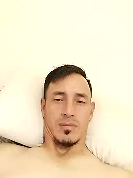 Snapshot of JuanD_vero chatting on 8, 10, 2025 JuanD vero online show from 8, 10, 2025