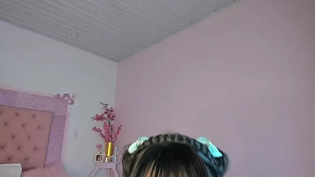 Snapshot of roxyswt chatting on 18, 6, 2026 roxyswt online show from 18, 6, 2026