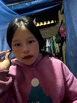 Snapshot of O_o_UwU_o_O chatting on 8, 11, 2025 O o UwU o O online show from 8, 11, 2025