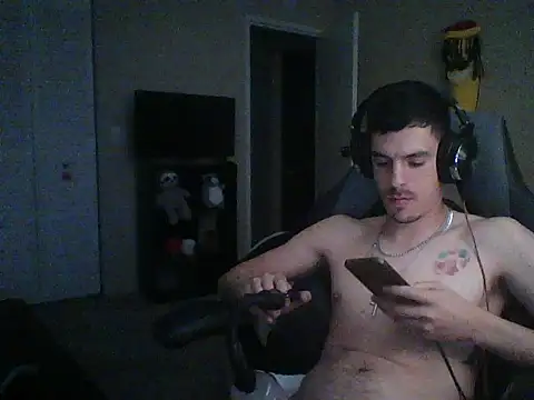 Snapshot of latinosatiro94 chatting on 9, 10, 2025 latinosatiro94 online show from 9, 10, 2025