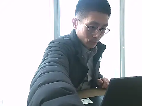 Snapshot of miniyellower chatting on 26, 11, 2025 miniyellower online show from 26, 11, 2025