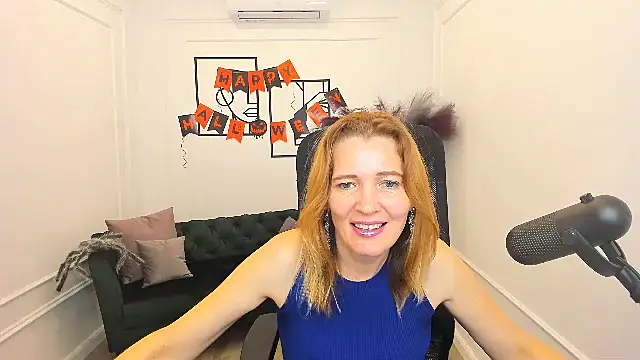 Snapshot of NikaStraitlive chatting on 19, 10, 2025 NikaStraitlive online show from 19, 10, 2025