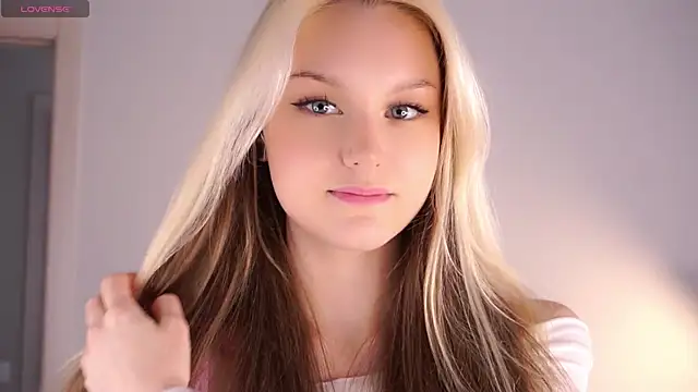 Snapshot of CherieSprinzl chatting on 10, 9, 2025 CherieSprinzl online show from 10, 9, 2025