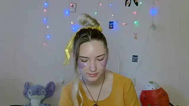 Snapshot of _kikiclark__ chatting on 10, 9, 2025 kikiclark online show from 10, 9, 2025