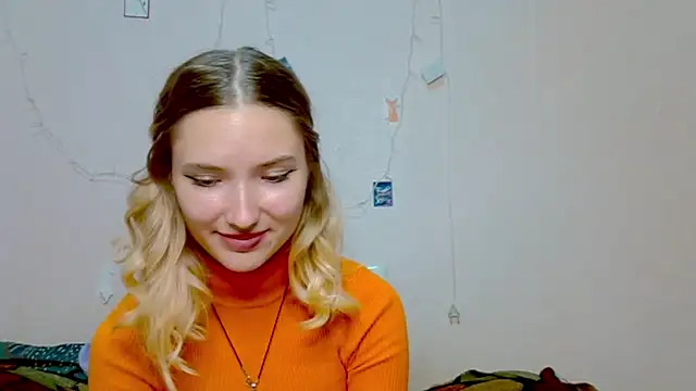 Snapshot of _kikiclark__ chatting on 2, 10, 2025 kikiclark online show from 2, 10, 2025