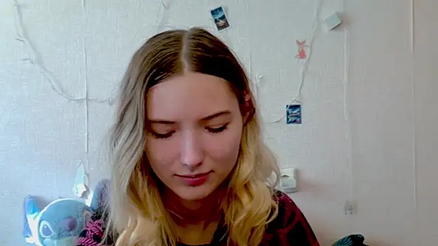 Snapshot of _kikiclark__ chatting on 4, 10, 2025 kikiclark online show from 4, 10, 2025