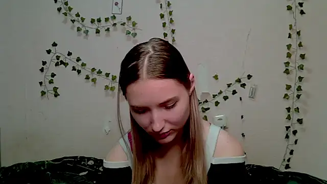 Snapshot of _kikiclark__ chatting on 9, 11, 2025 kikiclark online show from 9, 11, 2025