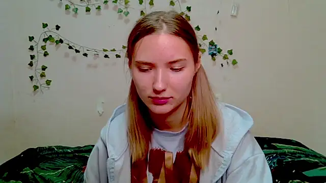 Snapshot of _kikiclark__ chatting on 27, 11, 2025 kikiclark online show from 27, 11, 2025