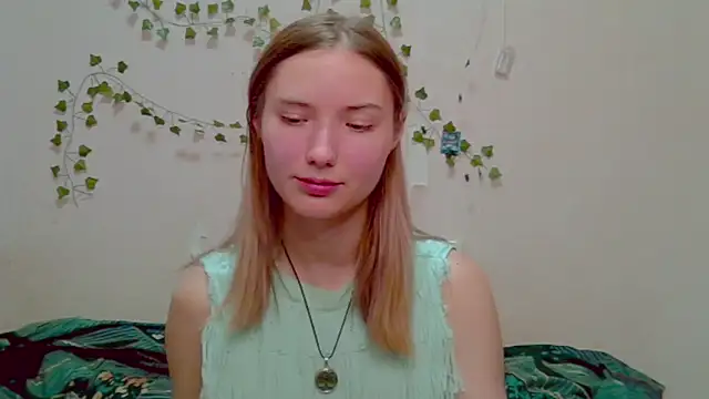 Snapshot of _kikiclark__ chatting on 28, 11, 2025 kikiclark online show from 28, 11, 2025