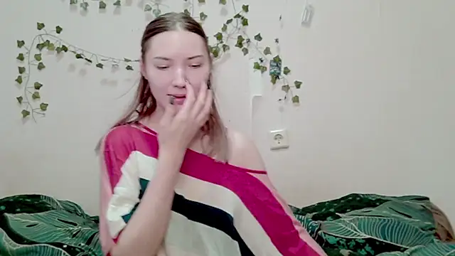 Snapshot of _kikiclark__ chatting on 3, 12, 2025 kikiclark online show from 3, 12, 2025