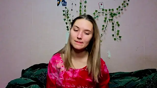 Snapshot of _kikiclark__ chatting on 18, 12, 2025 kikiclark online show from 18, 12, 2025