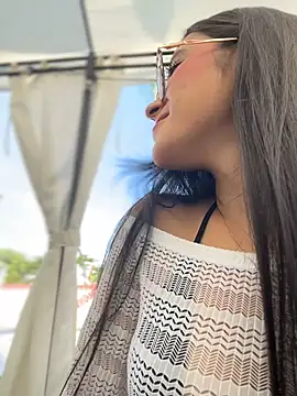 Juanita-Diaz online show from 15, 11, 2025