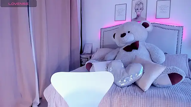 Mayajhons online show from 3, 12, 2025