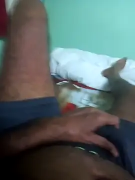 Snapshot of deshi8inch53 chatting on 12, 10, 2025 deshi8inch53 online show from 12, 10, 2025