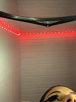 Snapshot of luluzinhax chatting on 29, 9, 2025 luluzinhax online show from 29, 9, 2025