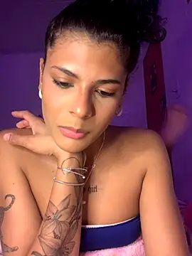 Snapshot of luluzinhax chatting on 9, 11, 2025 luluzinhax online show from 9, 11, 2025