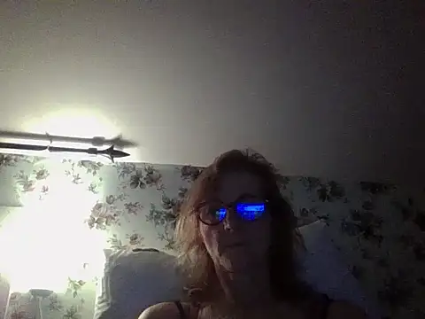 Snapshot of Valinella chatting on 14, 12, 2025 Valinella online show from 14, 12, 2025