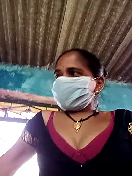 Snapshot of Hot-honi chatting on 11, 9, 2025 Hot-honi online show from 11, 9, 2025