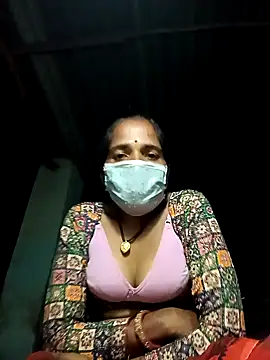 Snapshot of Hot-honi chatting on 5, 10, 2025 Hot-honi online show from 5, 10, 2025