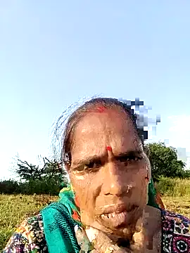 Snapshot of Hot-honi chatting on 10, 10, 2025 Hot-honi online show from 10, 10, 2025