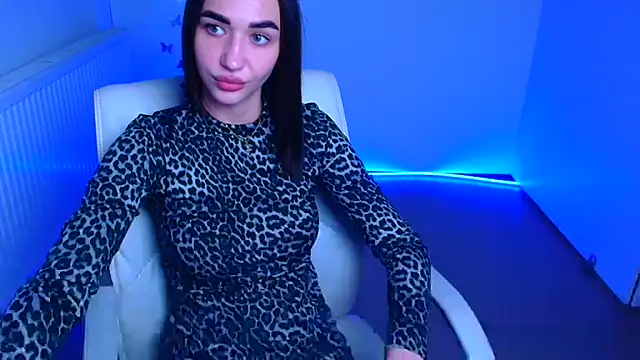 Snapshot of Bella_Night4 chatting on 23, 9, 2025 Bella Night4 online show from 23, 9, 2025