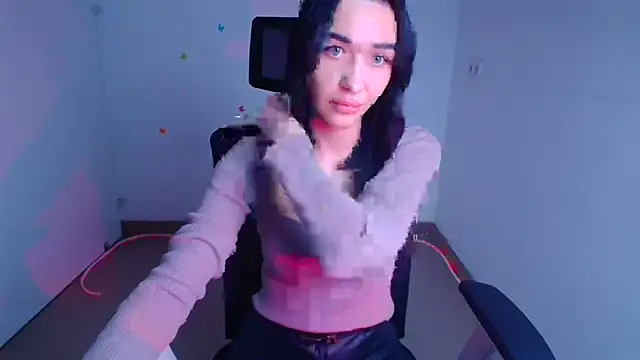 Snapshot of Bella_Night4 chatting on 9, 10, 2025 Bella Night4 online show from 9, 10, 2025