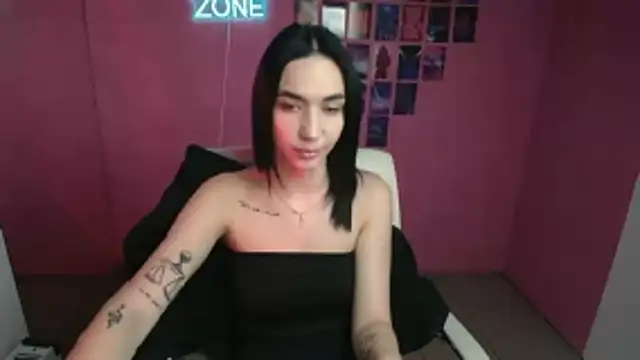 Snapshot of Bella_Night4 chatting on 24, 10, 2025 Bella Night4 online show from 24, 10, 2025