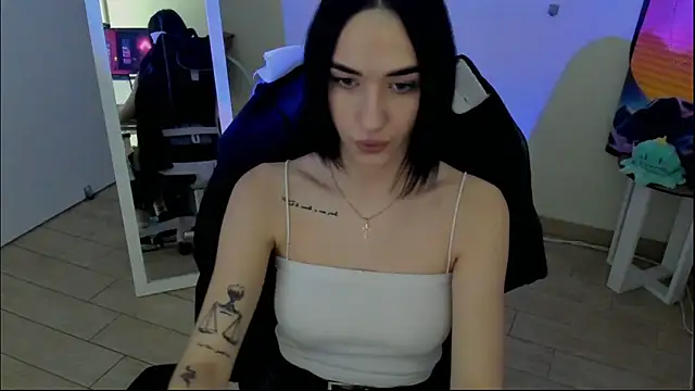 Snapshot of Bella_Night4 chatting on 24, 11, 2025 Bella Night4 online show from 24, 11, 2025