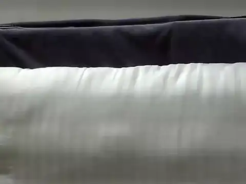 Riva arora01 online show from 17, 11, 2025