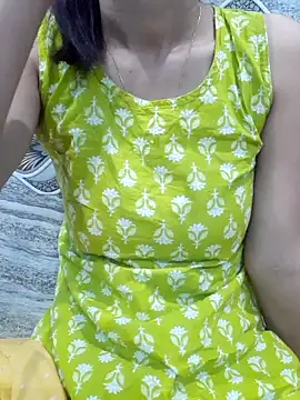 Snapshot of siya_rani67 chatting on 18, 11, 2025 siya rani67 online show from 18, 11, 2025