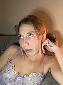 Snapshot of CheekyChelseaX chatting on 11, 11, 2025 CheekyChelseaX online show from 11, 11, 2025