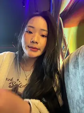 Snapshot of LylyBaby1888 chatting on 5, 1, 2026 LylyBaby1888 online show from 5, 1, 2026