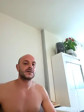 Snapshot of nono93100@xh chatting on 14, 12, 2025 nono93100xh online show from 14, 12, 2025