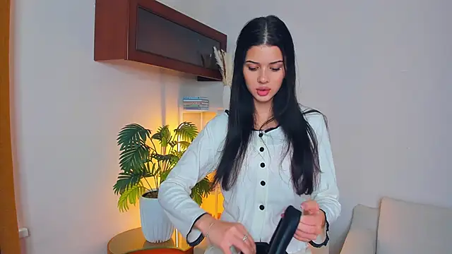 JoCauterucci online show from 27, 9, 2025