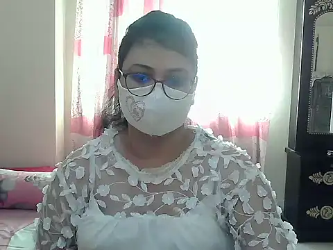 Snapshot of Elena_cruz5 chatting on 9, 9, 2025 Elena cruz5 online show from 9, 9, 2025