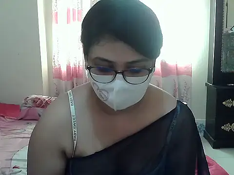 Snapshot of Elena_cruz5 chatting on 10, 9, 2025 Elena cruz5 online show from 10, 9, 2025