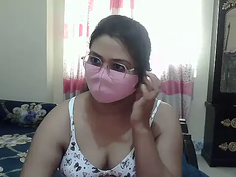 Snapshot of Elena_cruz5 chatting on 17, 9, 2025 Elena cruz5 online show from 17, 9, 2025