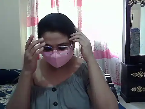 Snapshot of Elena_cruz5 chatting on 26, 9, 2025 Elena cruz5 online show from 26, 9, 2025