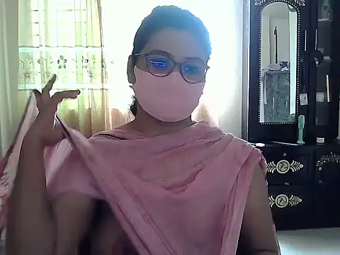 Snapshot of Elena_cruz5 chatting on 5, 10, 2025 Elena cruz5 online show from 5, 10, 2025