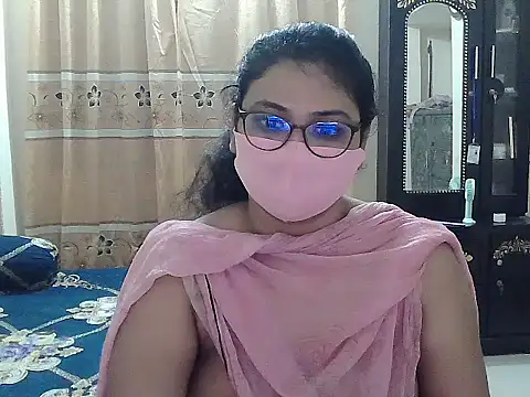 Snapshot of Elena_cruz5 chatting on 5, 10, 2025 Elena cruz5 online show from 5, 10, 2025