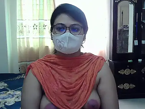 Snapshot of Elena_cruz5 chatting on 9, 10, 2025 Elena cruz5 online show from 9, 10, 2025