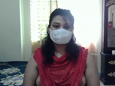 Snapshot of Elena_cruz5 chatting on 10, 10, 2025 Elena cruz5 online show from 10, 10, 2025