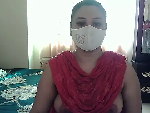 Snapshot of Elena_cruz5 chatting on 13, 10, 2025 Elena cruz5 online show from 13, 10, 2025